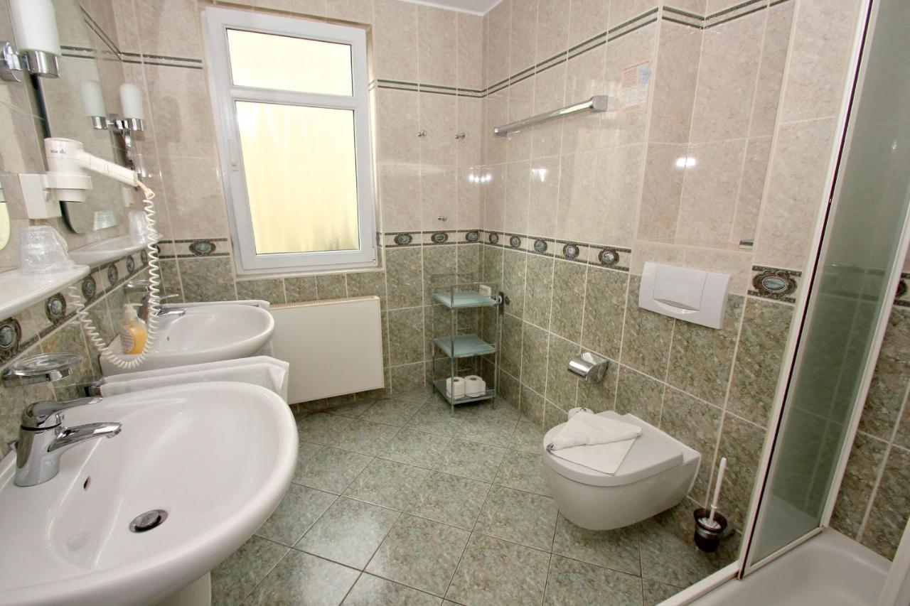 Mit Meerblick Und Balkon, Gratis Nutzung Vom Ahoi Erlebnisbad Und Sauna In Sellin - Meeresblick Fewo 35 Goehren  Exterior foto